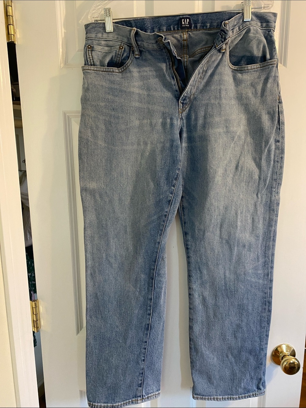 GAP Men’s Light Wash standard Jeans 32 x 30